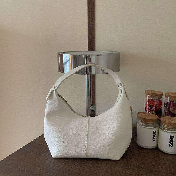 2025 New Fashion Underarm Korean Style Handbag Shoulder Large Capacity Versatile Women's Autumn Winter Small Crossbody Bag