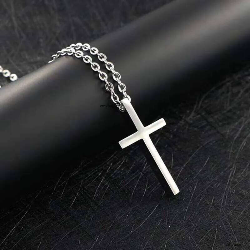 DHCollections Cool Design Shiny Stainless Steel Double Cross Vintage Necklace for Ladies d9
