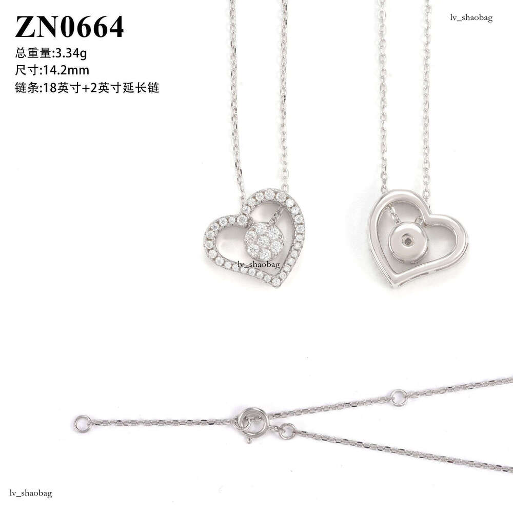 Sterling Sier Inlaid with D Color Moissanite Light Heart-shaped Personality Necklace