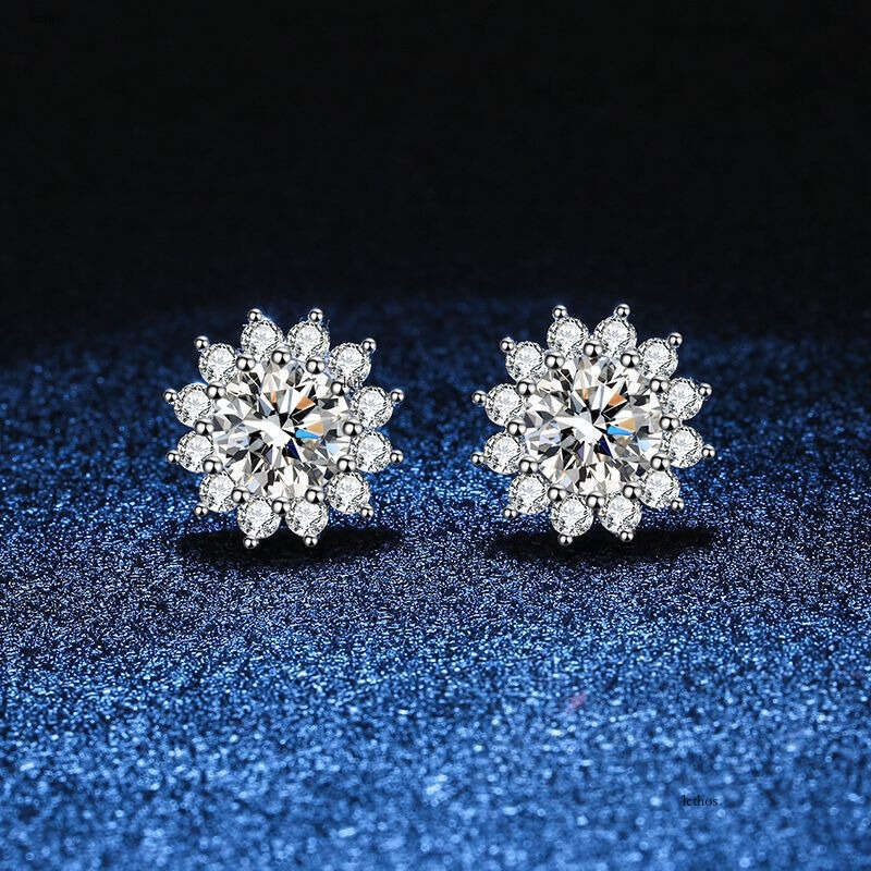 Live Iced Out VVS Suower Studs 50 ct D Color Moissanite Stud Earrings for Women