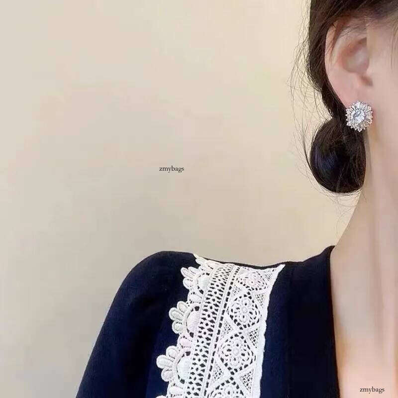 Sparkling Drop Ship Stud Earrings Jewelry Sterling Sier Round Cut White 5A Cubic Zircon Party Eternity Women Wedding Snow Flower Earring Gift