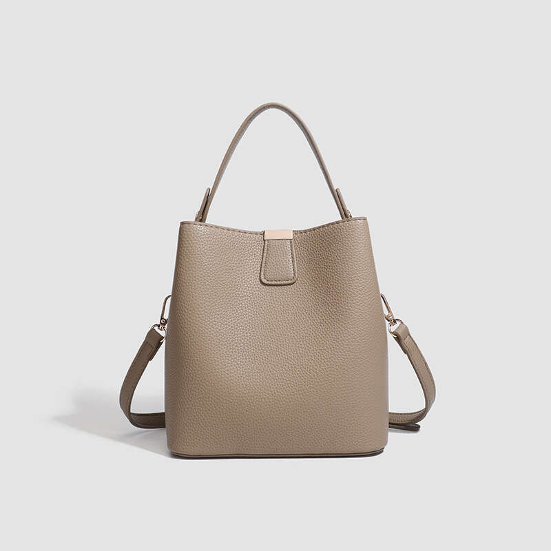2025 New Women's Bucket Bag Large Capacity Genuine Leather Versatile Shoulder Commuter Handbag