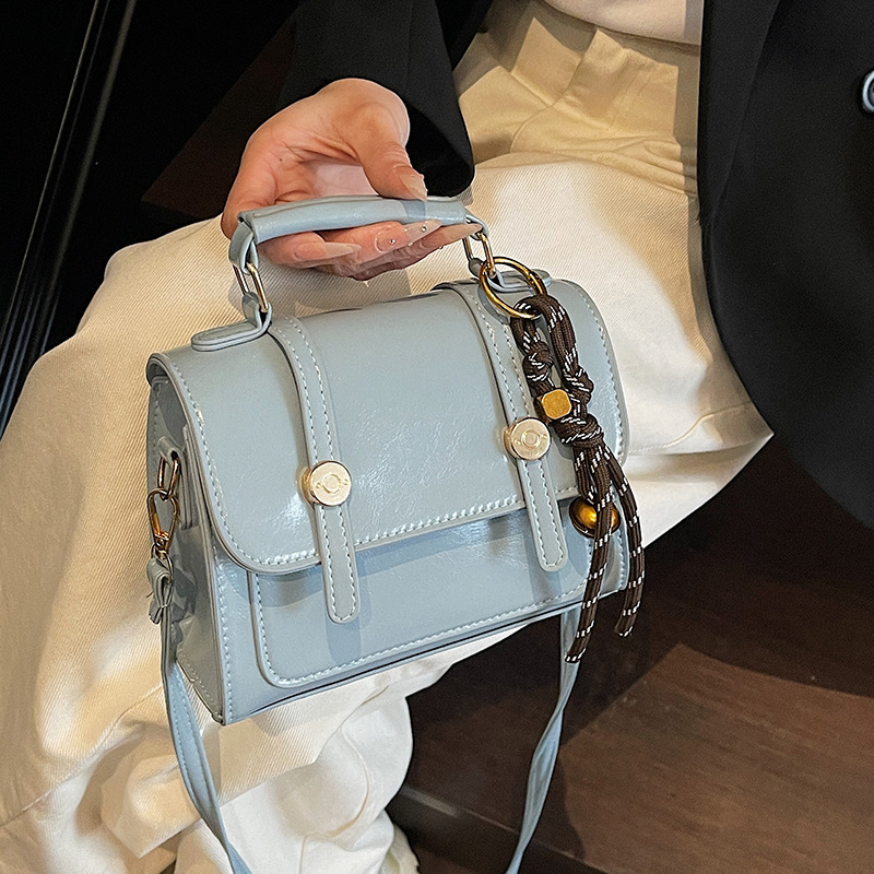 2025 Autumn New Shoulder bag Bag Retro New Fashion Niche Women s Small Square Bag women s New Women s Crossbody Bag Autumn New Designer Bag Handbag