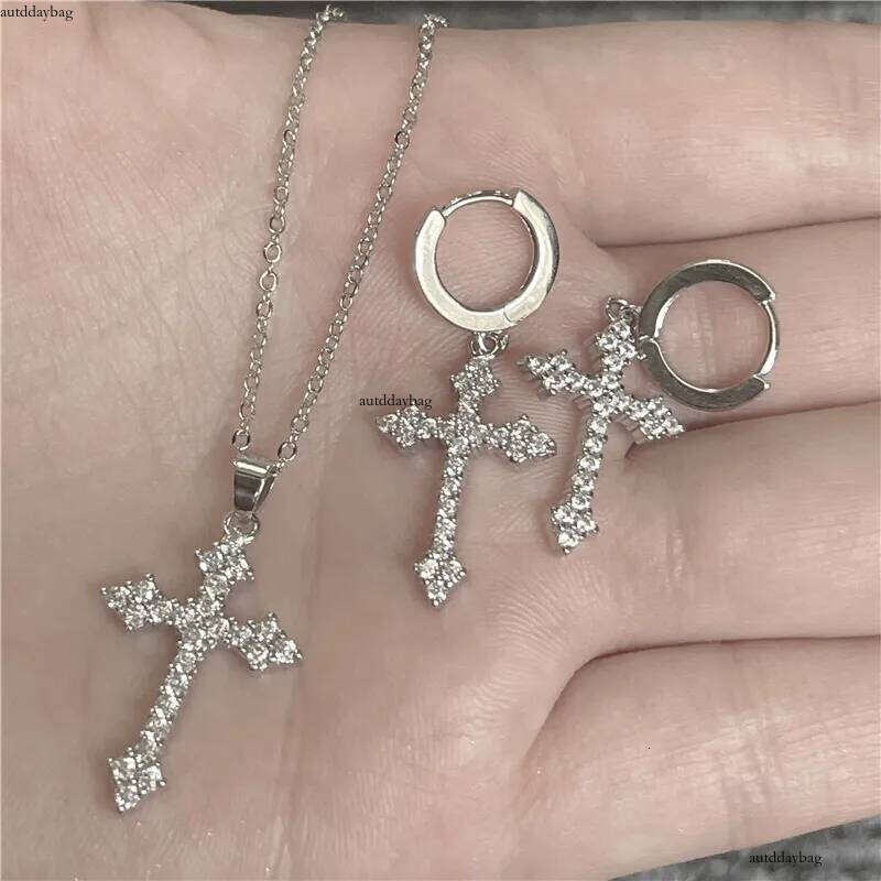 2024 Ins Top Sell Wedding Jewelry Sets Simple Fashion Sterling Sier Round White Lab Moissanite Dia Party Cross Pendant Dangle Earrings Clavicle Neckla