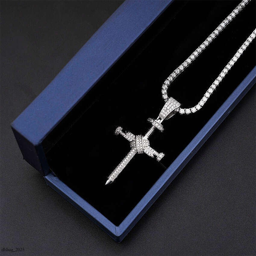 Ins Hip-Hop Personality Full Dia Stud Pendant Single Stone Necklace Wearable 111