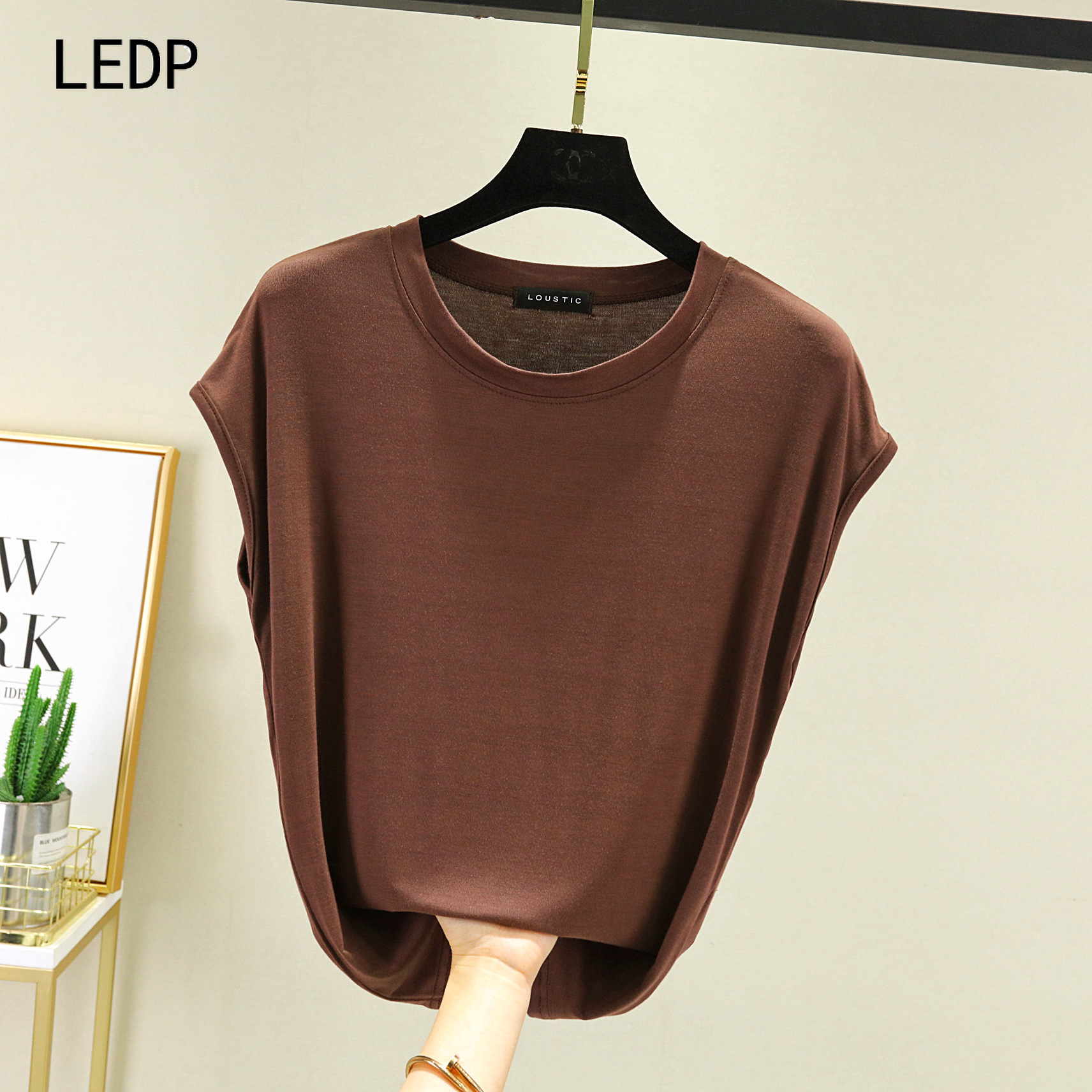 218906 T-shirt de soie de glace à la forêt de fougère grande taille texture de plante tridimensionnelle pour femmes