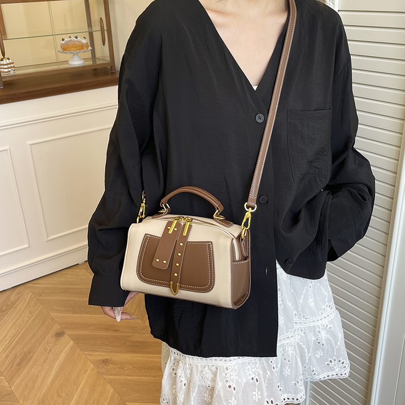 Classic fashionable and versatile single-shoulder cross-body bag, large capacity, simple and casual pillow bag, women's handbag