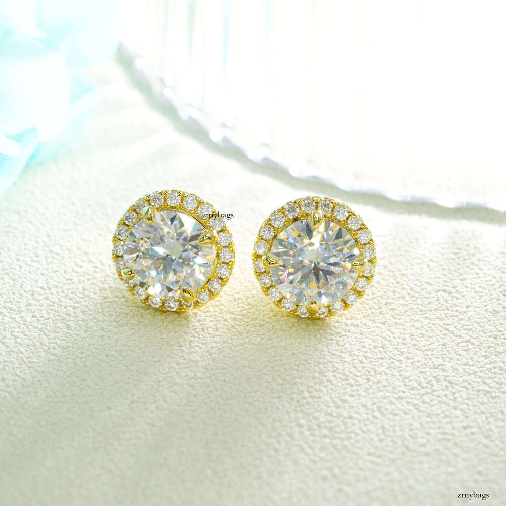 INS New Iced Out VVS Inlaid 8.0mm Moissanite Round Simple Stud Earrings
