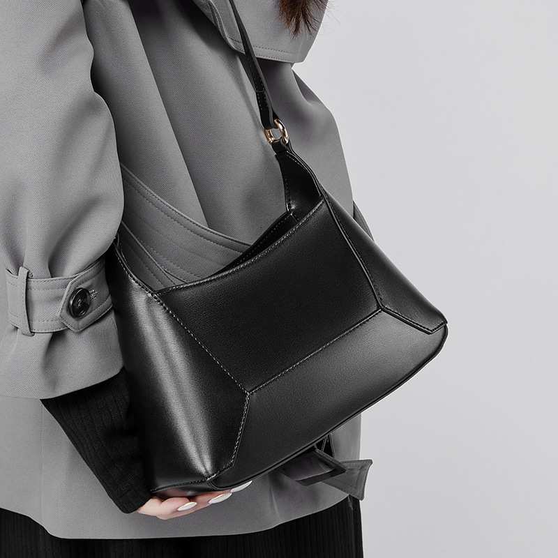 Spring Summer New Fashion Underarm Baguette Versatile Genuine Leather Niche Simple Crossbody Commuter Shoulder Bag For Women
