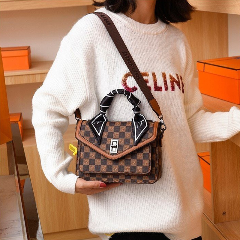 New arrival: vintage checkered small bag, versatile and stylish, single shoulder messenger bag for women