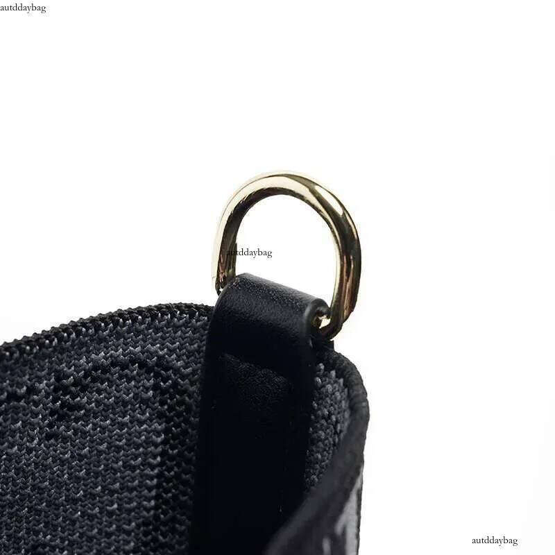 CH Fashion Simple Women's Commuter Travel Classic Retro Large Capacity Pure Color Bucket Bag Trend Letter Ladies Handbag