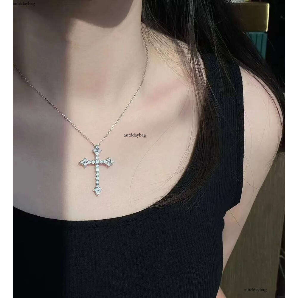 2024 Ins Top Sell Wedding Jewelry Sets Simple Fashion Sterling Sier Round White Lab Moissanite Dia Party Cross Pendant Dangle Earrings Clavicle Neckla
