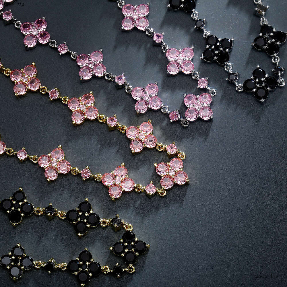 Full Dia Heavy Craft Four-Leaf Clover Bracelet for Women, Light Sparkling Zircon, High-End Niche Bracelet, Hand Jewelry Factory