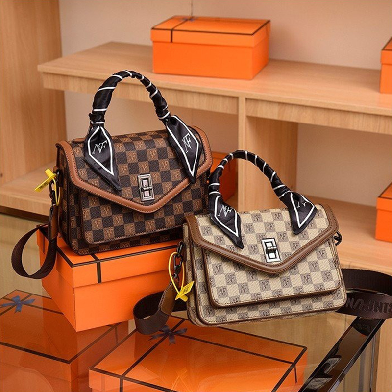 New arrival: vintage checkered small bag, versatile and stylish, single shoulder messenger bag for women