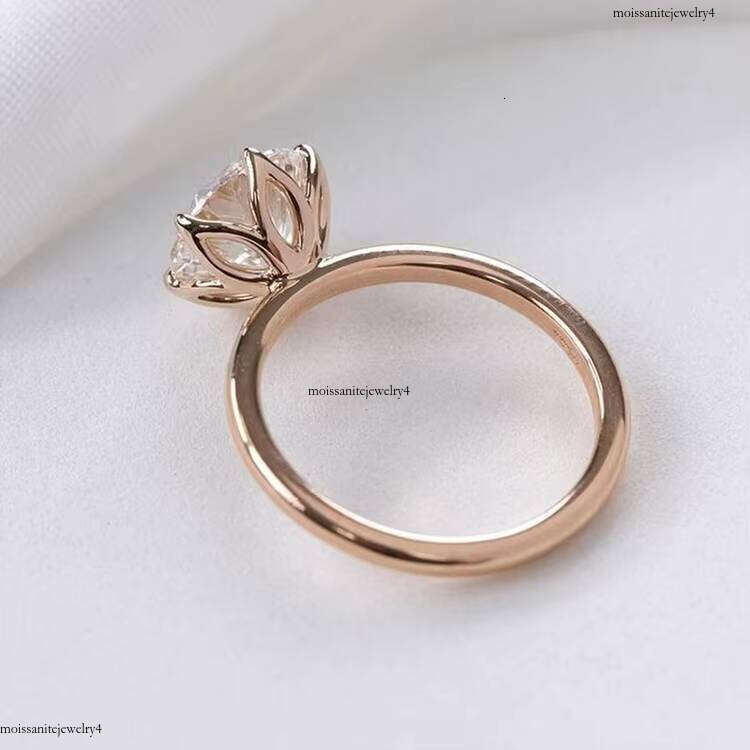 High Jewelry New Design 14K Rose Gold Woman Ring Round Cut Petal VVS Moissanite Rings for Wedding