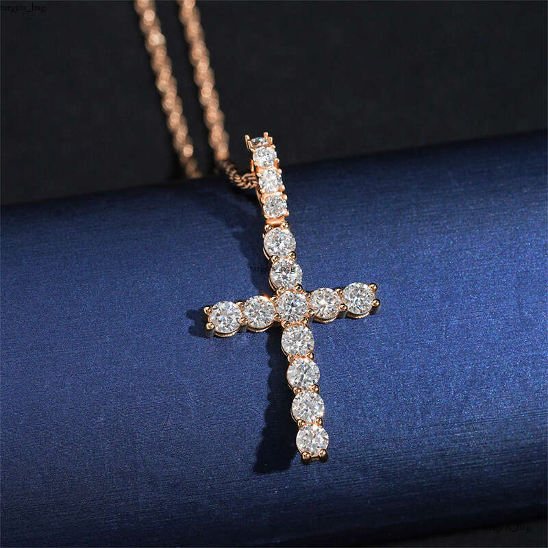 Ins Hip-Hop Personality Iced Out VVS Cross Full Inlaid D Color Moissanite Necklace Pendant