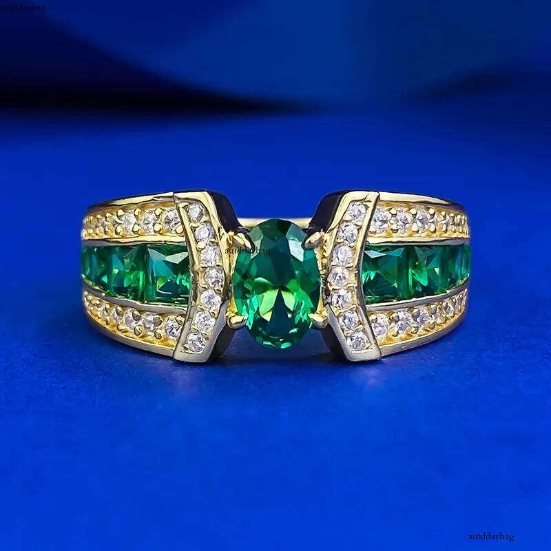 2025 Choucog Wedding Rings Jewelry Pure 100% Sterling Sier Gold Oval Cut Emerald Moissanite Dia Party Eterinity Court Ladt Ring Never Fade