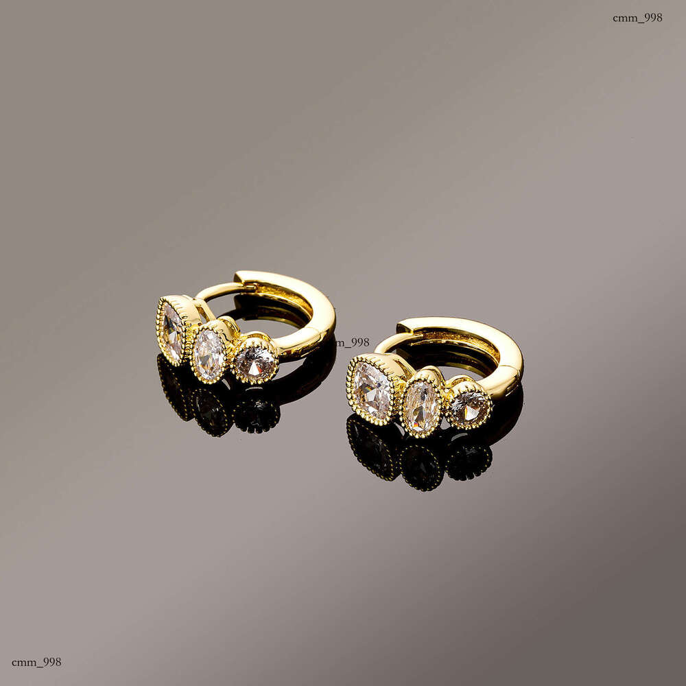 French Gradient Dia Earrings for Women, High-end Sense, Elegant Earrings, Delicate and Versatile Ear Jewelry, Sterling Silver Plated with Real Gold