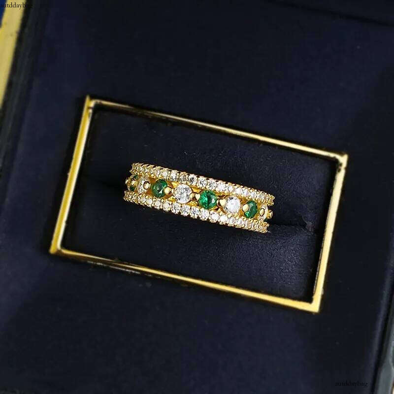 2025 Ins Top Sell Popular Wedding Rings Jewelry Real 100% Sterling Sier Emerald Lab White Moissanite Dia Party Eternity Women Engagement Band Ring