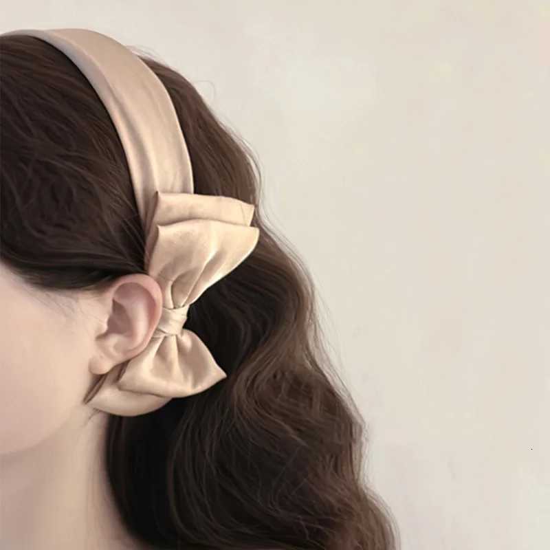 Brand New Retro Satin Side Bow Band Mens High-End Wide-Edged Band Fashionable Temperament Hair Accessories Y250809