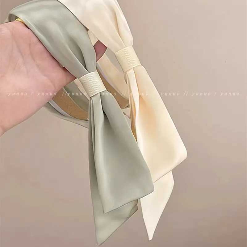 Korean Version of Sweet Integrated Band with Retro Design and Hand Accessories Y250809