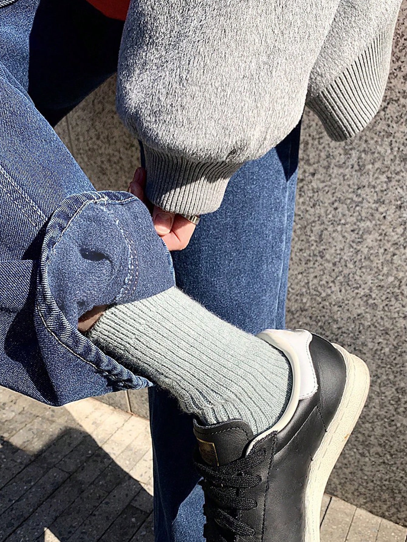 Lady's deep blue high-waisted wide-leg jeans