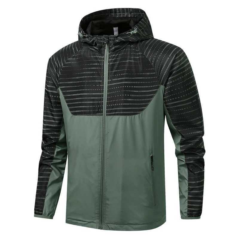 Spring Autumn Men Quick Dry Hiking Jackets Men Sports Windbreaker Zipper Hooded Coats Men Climbing Breathable Jacket Clothing W250809
