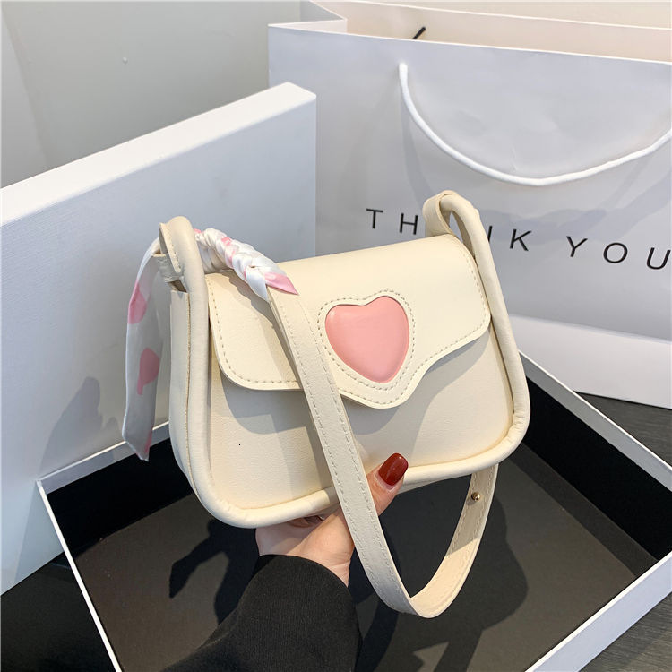 2025 Autumn New Women s Shoulder Bag New Armpit Bag Heart Pattern Simple And Fashionable Small Square Bag New Women s bag Crossbody women s Bag Autumn