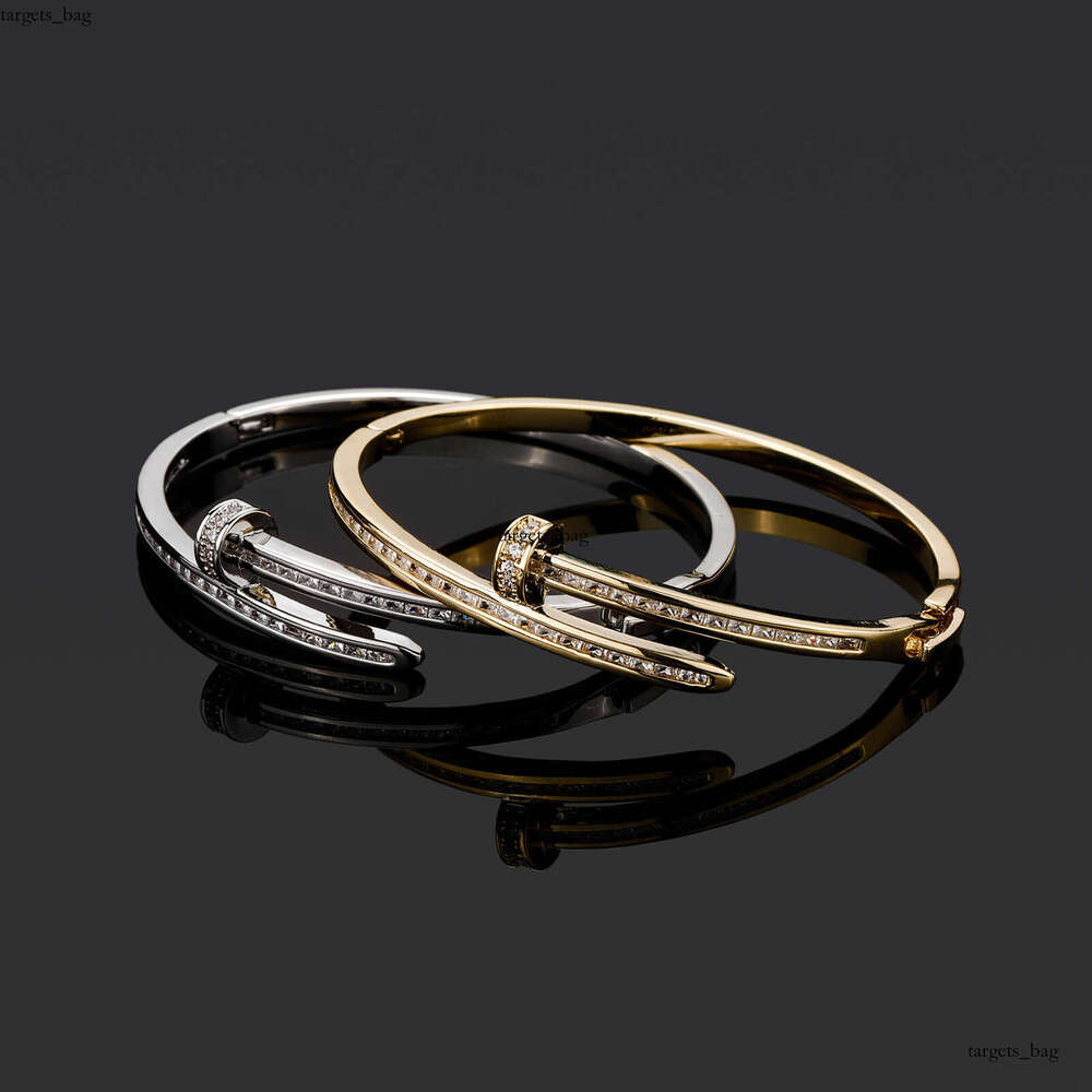 Hip Hop Classic Luxurious Nail-Shaped Zircon Earrings Bracelet INS Internet Celebrity Hot Push Gold Australian Personality Jewelry