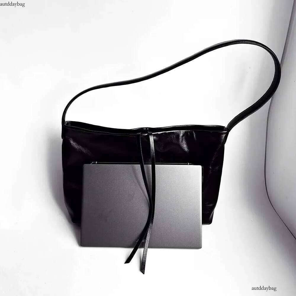 2024 Port Wind Crossbody Women's Head Layer Cowhide Large Capacity Leather Shoulder Computer Bag