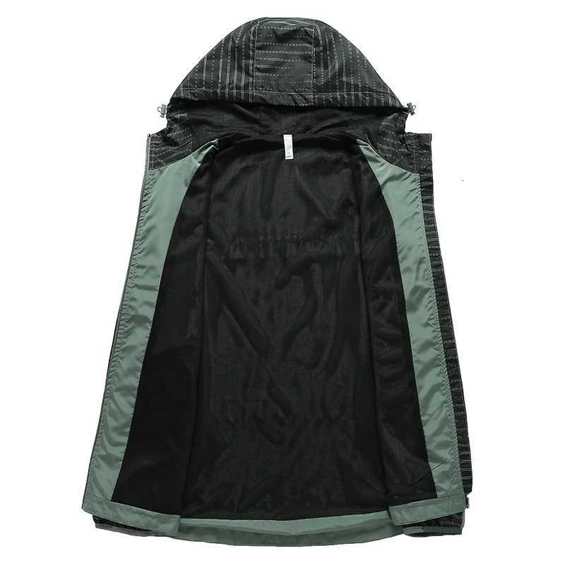 Spring Autumn Men Quick Dry Hiking Jackets Men Sports Windbreaker Zipper Hooded Coats Men Climbing Breathable Jacket Clothing W250809