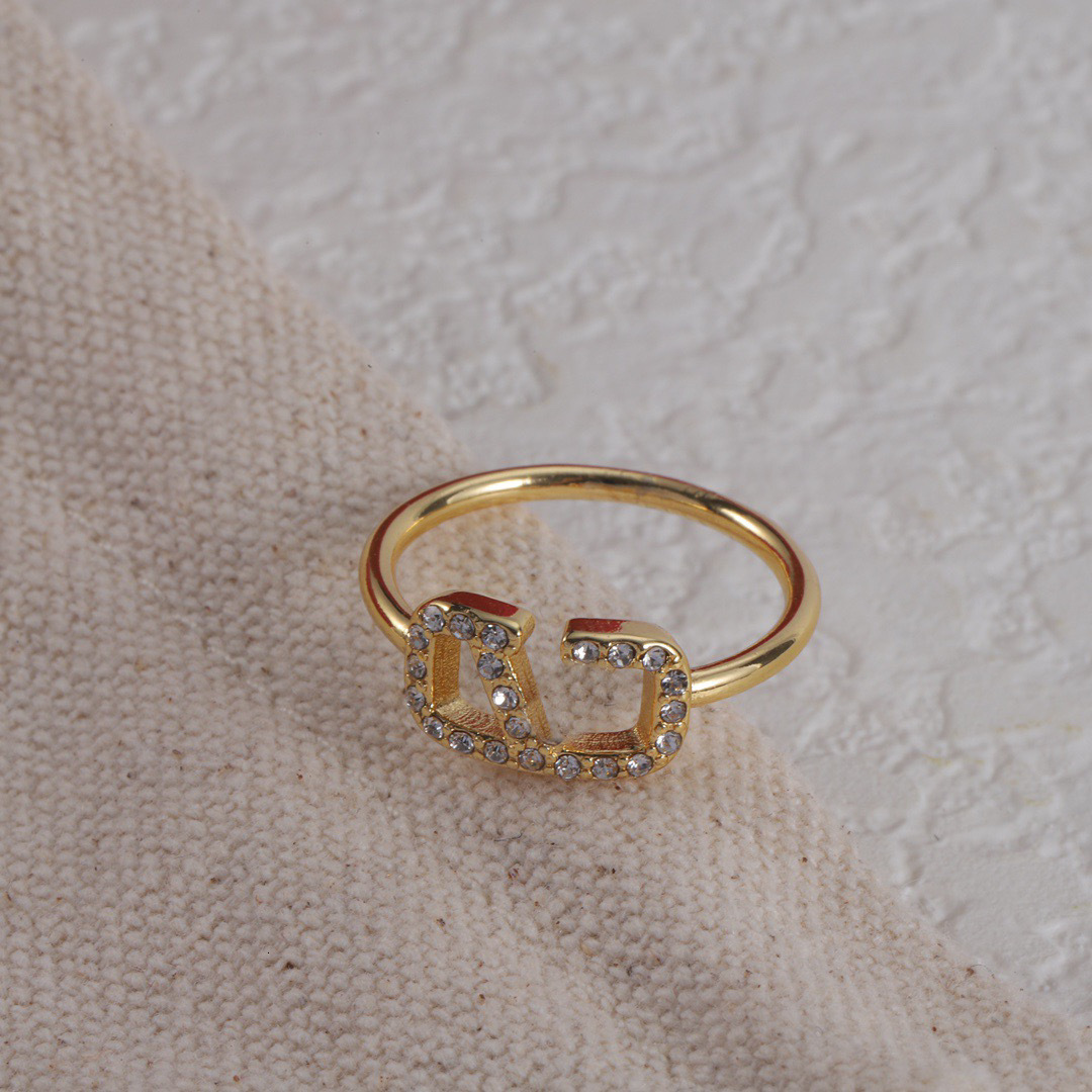 designer luxury band rings jewelry for men women gold silver woman 2025 new autumn winter internet celebrity letter v ring high version highend nich valentinoly B4O5