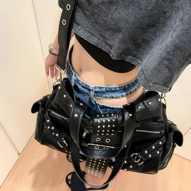 2025 Autumn New Large Capacity Women s Shoulder Bag Punk Style Rivet Fashion Elegant Casual Versatile New Women s Crossbody Bag Autumn New Niche Desig