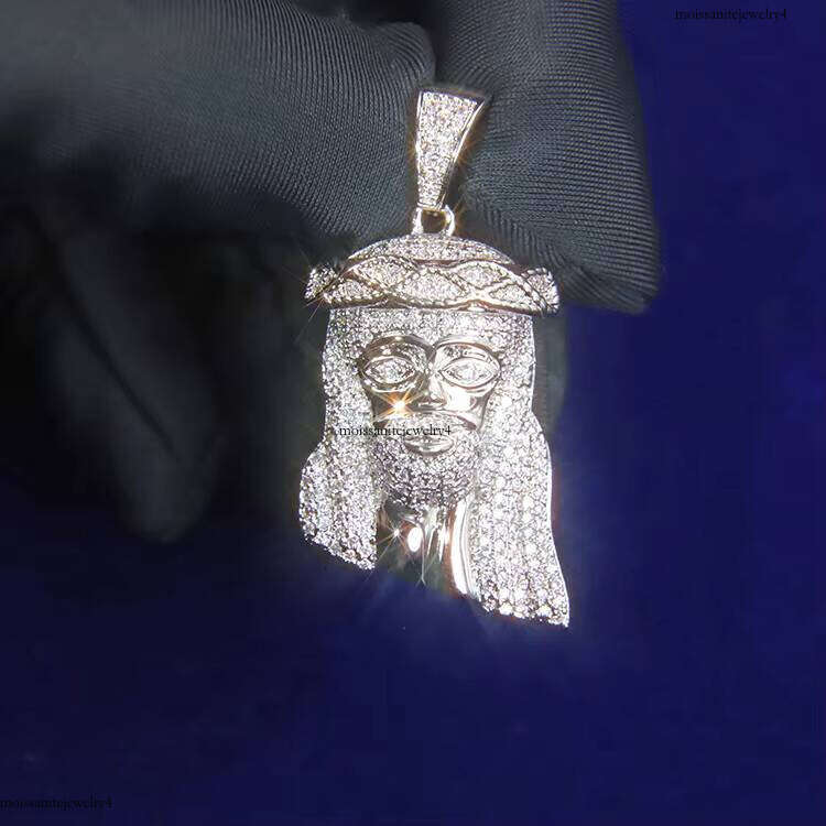 Popular Iced Out Round Cut Baguette Jewelry Jesus Sterling Sier VVS Moissanite Cross Pendants Men for Necklace