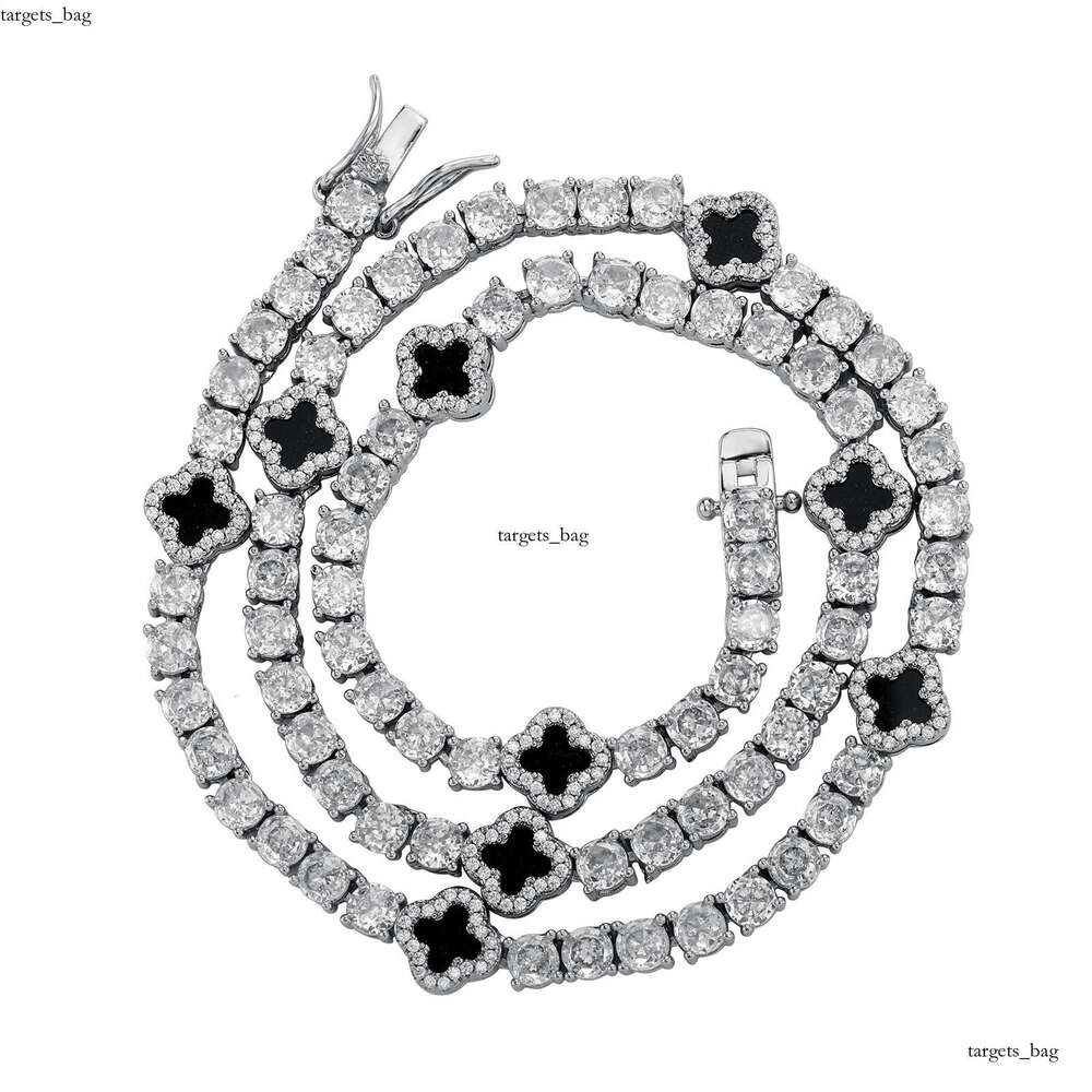 New Bracelet Four-Leaf Flower Moissanite chain Tennis Necklace for Women Exquisite High-End Sense Jewelry Clavicle Chain