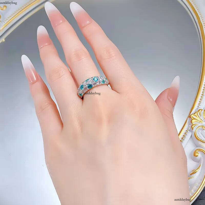 2025 Choucong Ins Top Sell Jewelry Soild 100% S Sterling Sier Full Gypsophila Green Lab Moissanite Dia Eternity Women Wedding Band Ring Gift