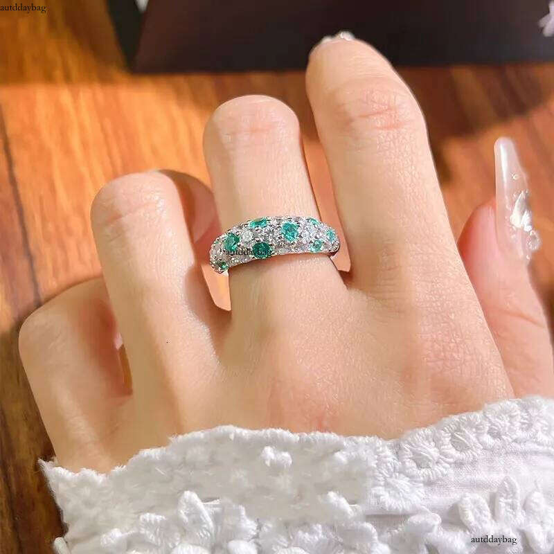 2025 Choucong Ins Top Sell Jewelry Soild 100% S Sterling Sier Full Gypsophila Green Lab Moissanite Dia Eternity Women Wedding Band Ring Gift