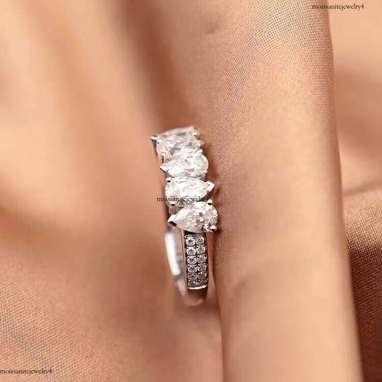 Customized Elegant Jewelry White Gold Five Pear Moissanite Dia High Quality for Wedding Ring