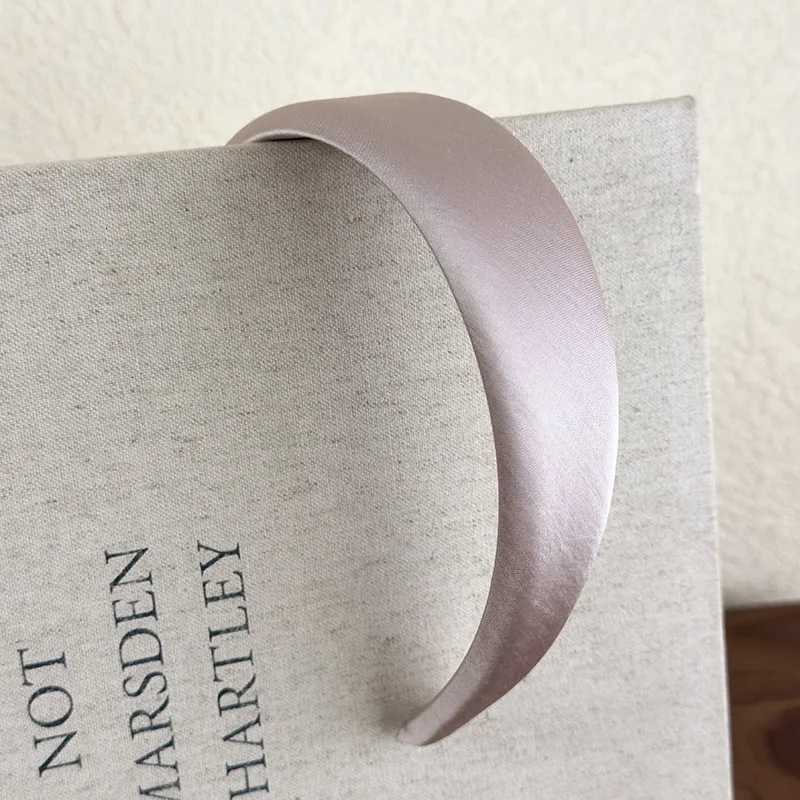 Spring/summer Pearlescent Bright Satin Bands Solid Color Sweet Wide Hair Band Wan Elegant Hair Hoop Fem Dr Retro Y250809