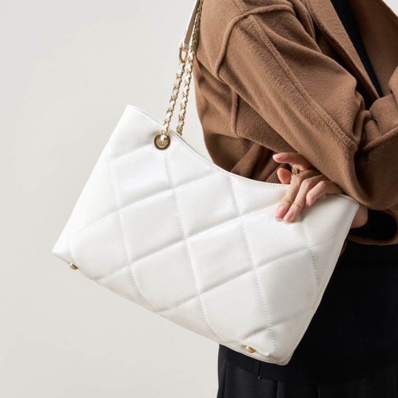 Spring Summer Genuine Leather Quilted Bag New Trendy Fashion Large Capacity Women Chain Versatile Internet Celebrity Shoulder Crossbody
