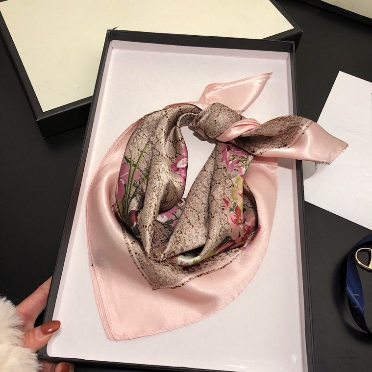 Designer Scarf Brand Letters Print Floral Silk Scarf Headband for Women Fashion Long Handle Bag Scarves Paris Shoulder Tote Luggage Ribbon Head Wraps 70cm