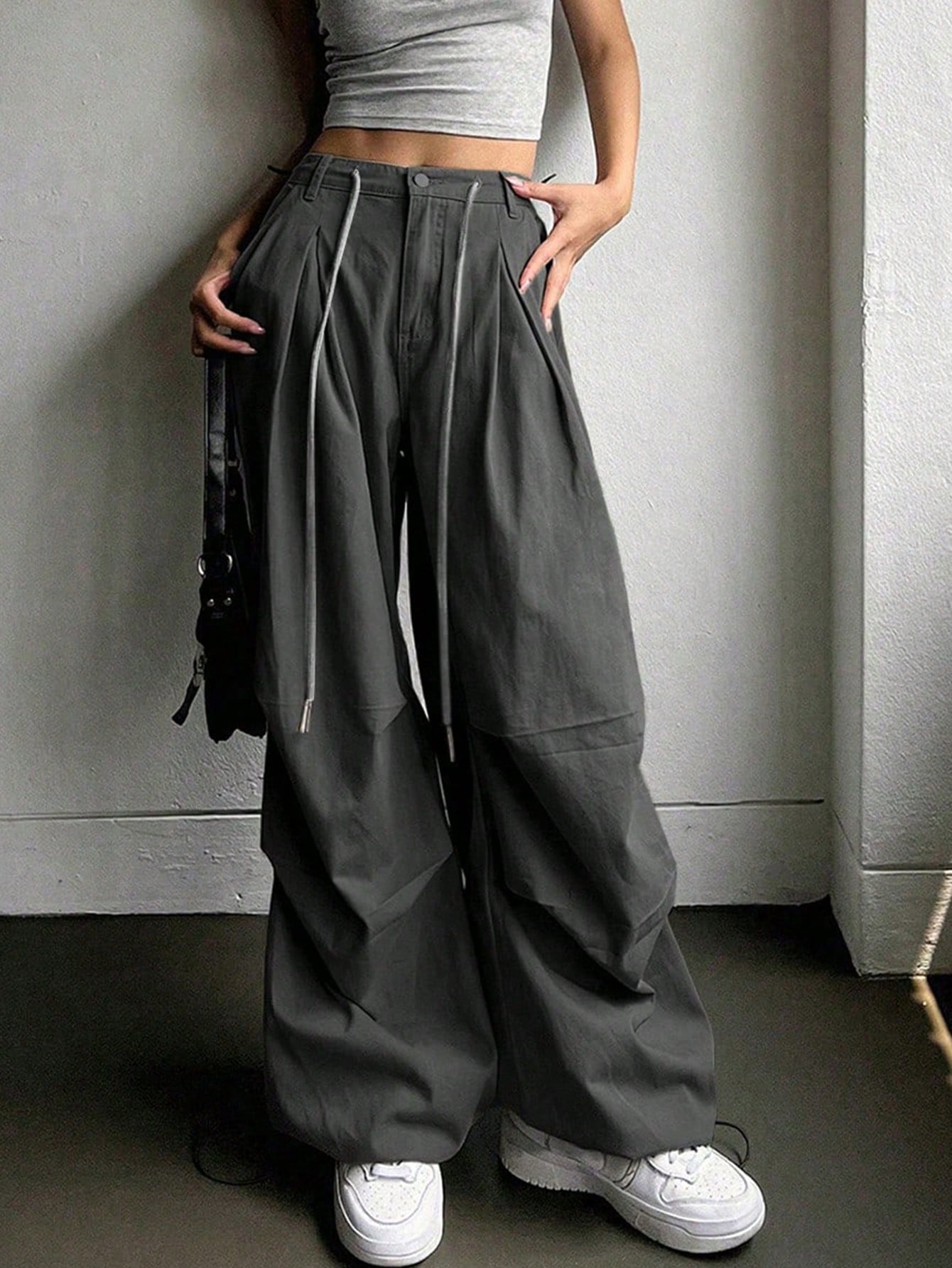 Stylish Lady's Gray Loose-Fit Jeans Perfect Pairing for Your Outfit