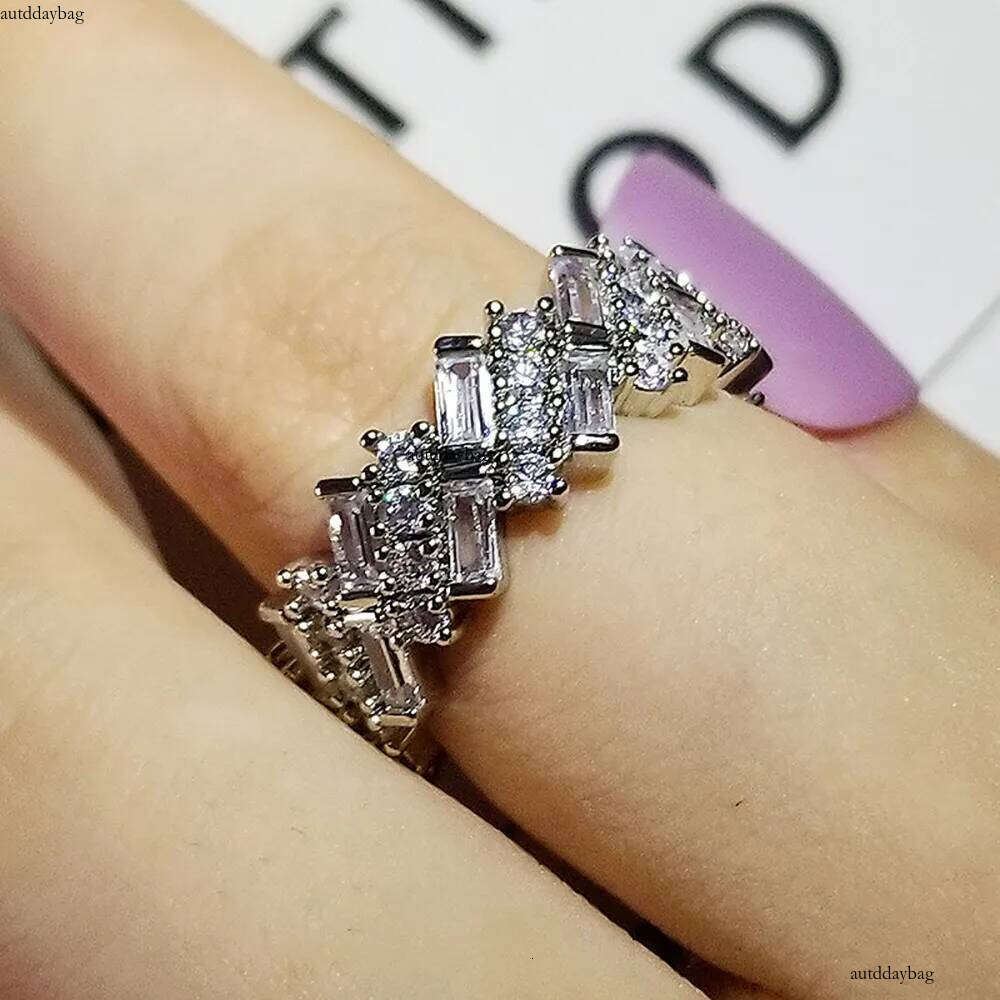 2025 Choucong Handmde Elegant Ins Top Sell Jewelry Sterling Sier Fill Baquette Cut 5A Cubic Zircon CZ Dia Party Eternity Women Wedding Ring Gift