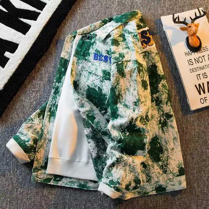 Mens Doodle Camouflage Print Men Denim Jacket Loose Turn Down Collar Cargo Lapel Jean Coat Pockets Outerwear W250809