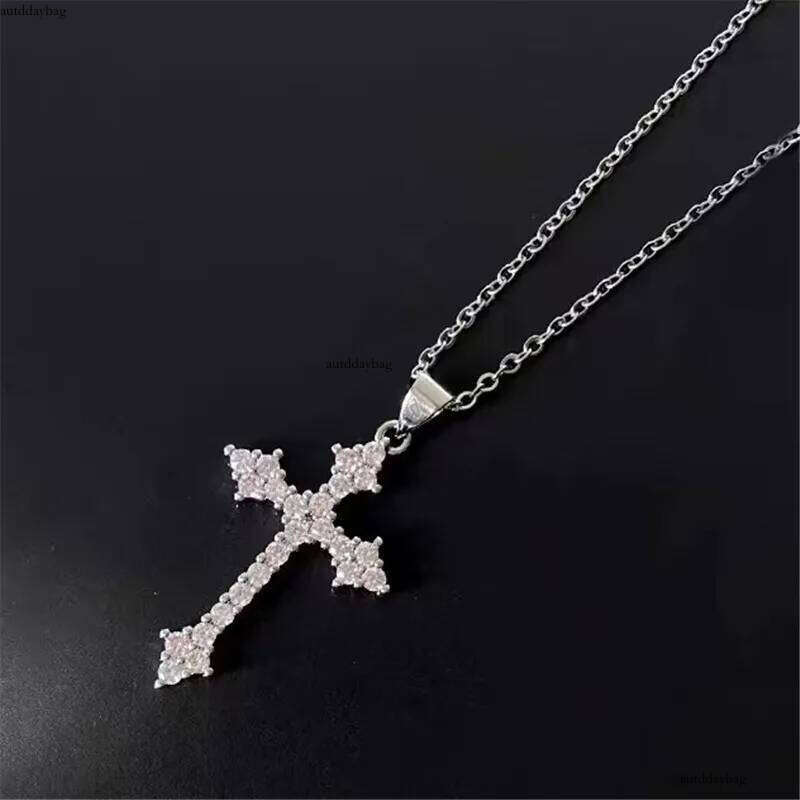 2024 Ins Top Sell Wedding Jewelry Sets Simple Fashion Sterling Sier Round White Lab Moissanite Dia Party Cross Pendant Dangle Earrings Clavicle Neckla