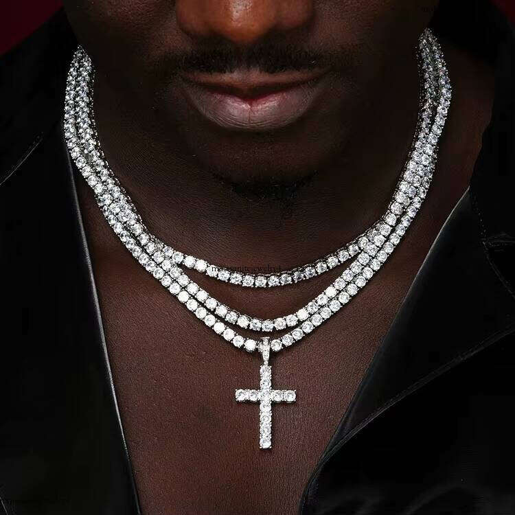 Popular Iced Out Round Cut Baguette Jewelry Jesus Sterling Sier VVS Moissanite Cross Pendants Men for Necklace