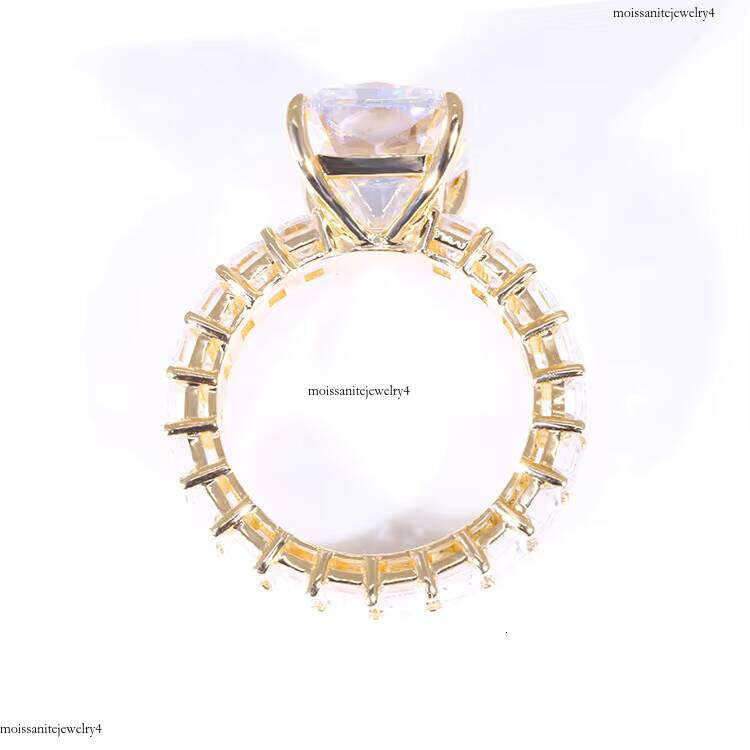 Custom Classical 14k Yellow Gold Emerald Cut 8ct VVS Moissanite Dia Iced Out Full Band Ring for Jewelry Present
