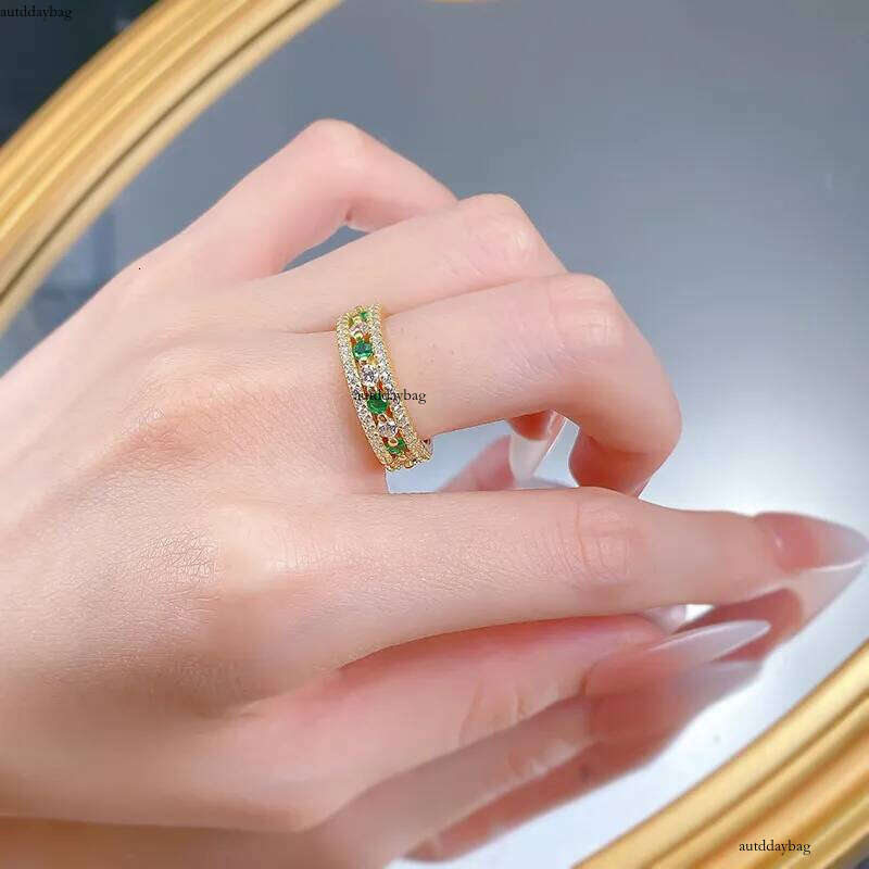 2025 Ins Top Sell Popular Wedding Rings Jewelry Real 100% Sterling Sier Emerald Lab White Moissanite Dia Party Eternity Women Engagement Band Ring