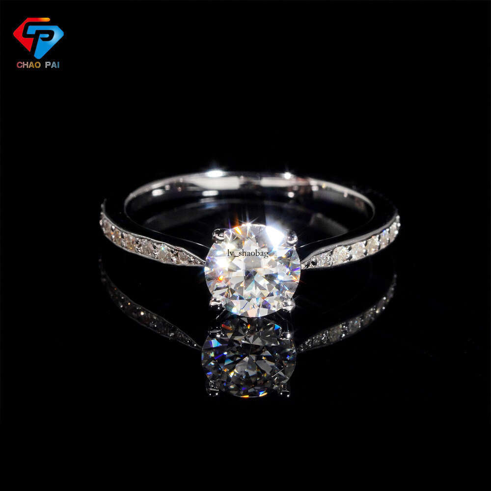 Classic Four-Prong Women's Diamond Silver White Gold Moissanite 1 ct Light Luxury Fashion High-End Ring