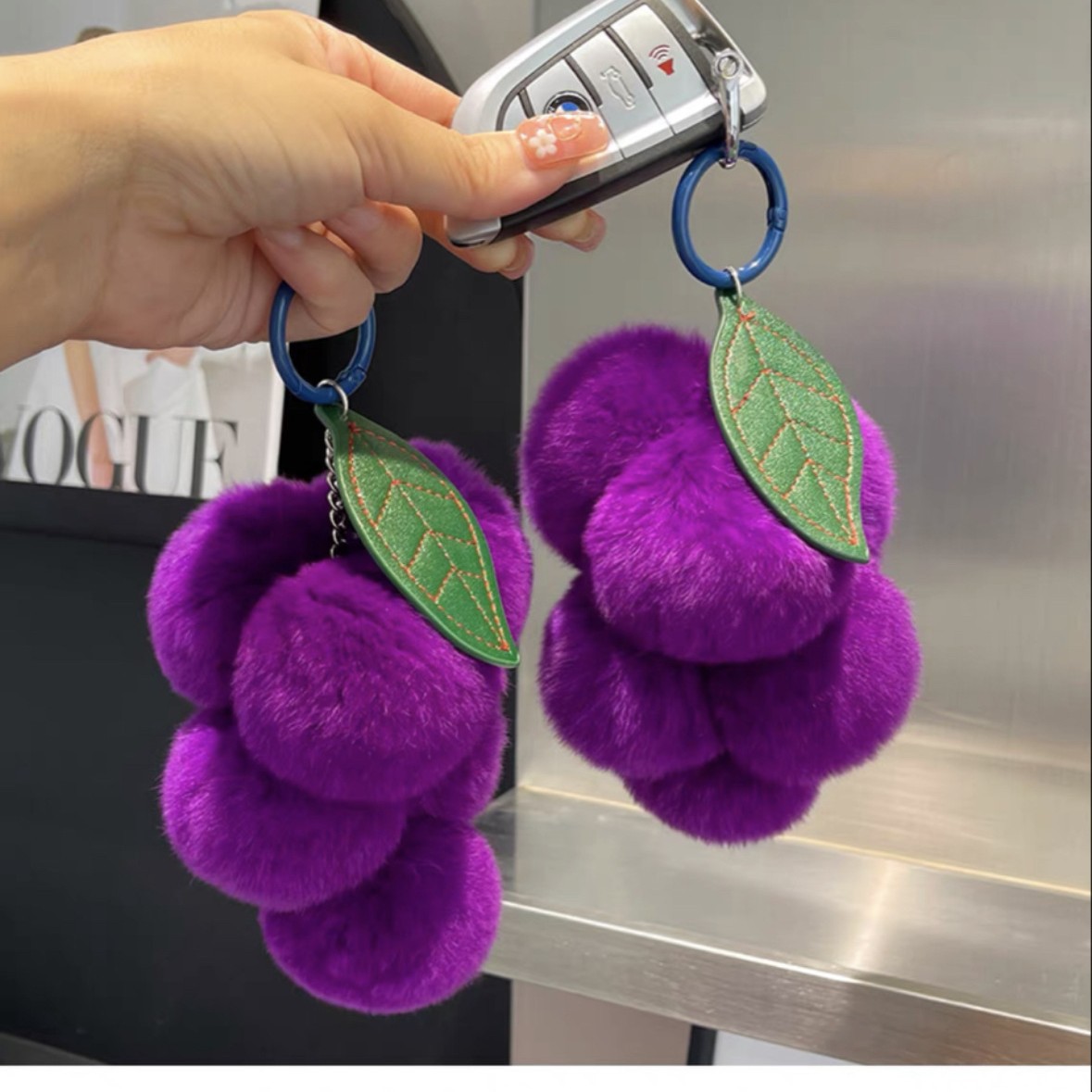 Fluffy Rex Rabbit Fur Pompom Keychain Genuine Leather Grape Keychain Metal Ring Pendant Bag Charm Womens Gift 240909